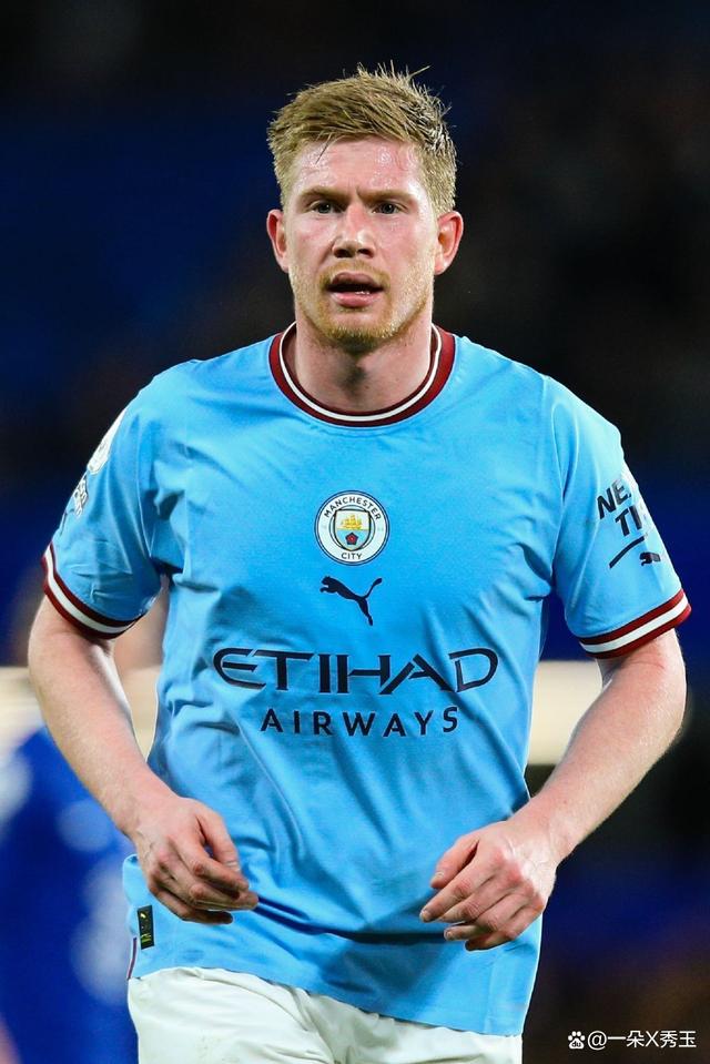 一夜四条重磅消息！2换1交易落地，保罗谈詹姆斯与巴特勒互换东家火热发酵